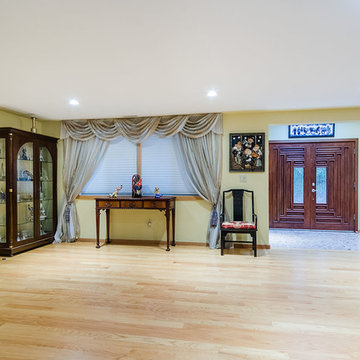 541 E House