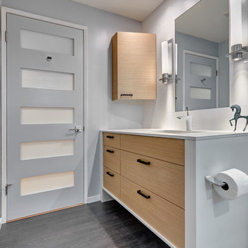 Sacramento White Wrapped Bathroom
