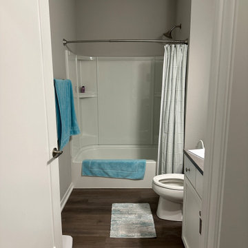 West DSM Bathroom Remodel