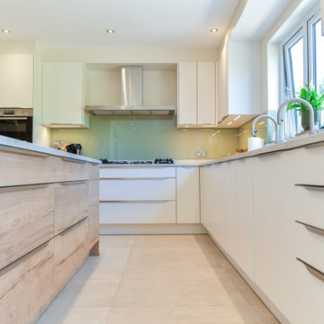 Spacious and functional classic style kitchen with a mix of modern technology