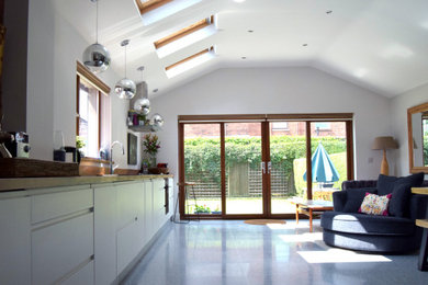 Inspiration for a contemporary kitchen in Belfast.