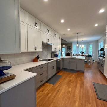 Transitional Kitchen Remodel Done in a Two-Tone Color