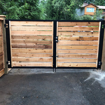 Squamish Custom semi private with aluminum custom gate