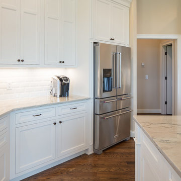 Decorator White Inset Cabinets (Neyer)