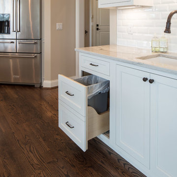 Decorator White Inset Cabinets (Neyer)
