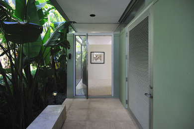 Example of an entryway design in Miami