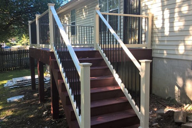 Transitional deck photo in Orange County