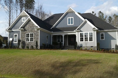 Elegant home design photo in Raleigh
