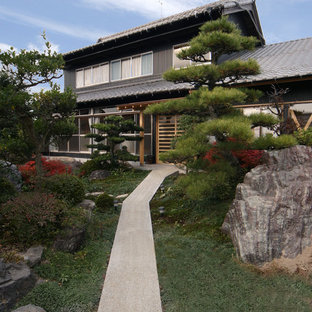名古屋のアジアンスタイルのおしゃれな整形庭園 (庭への小道、日向) の写真