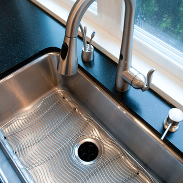 Kitchen: A Classic Modern Facelift
