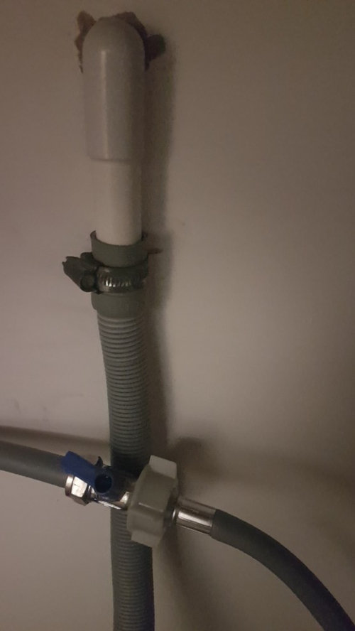 Leak from waste pipe (washing machine) Houzz UK