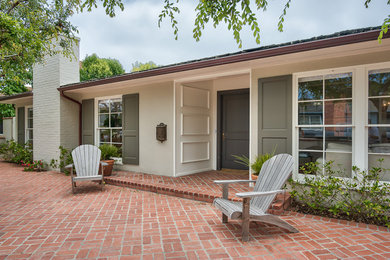 Example of an arts and crafts home design design in San Diego