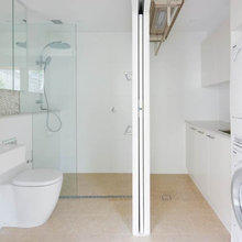 Spanish Apartment Laundry/bathroom