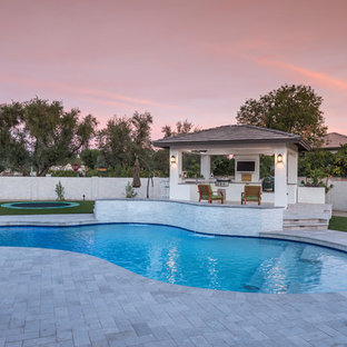 フェニックスのトラディショナルスタイルのおしゃれなプールの写真