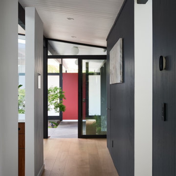 Flowing Courtyard Eichler