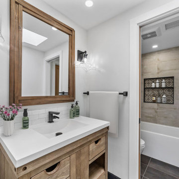 Santa Ana Kids Bathroom Remodel – Tub and Shower Combo with Patterned Tile Niche