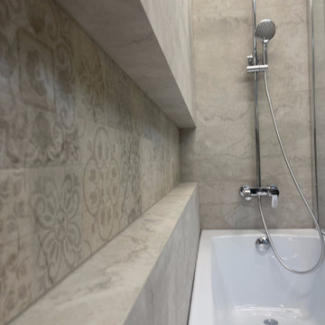 Bathroom with Patterned Niche