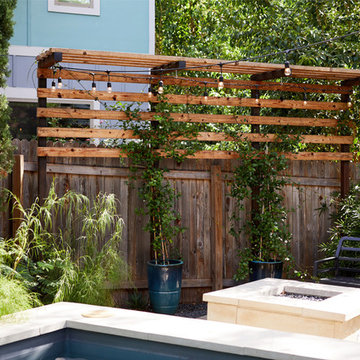 Brentwood Plunge Courtyard