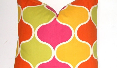 Guest Picks: 20 Spring Pillow Covers
