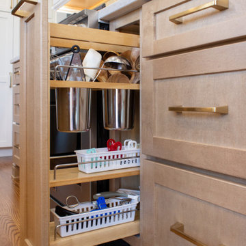 Inviting & Airy Algonquin Kitchen