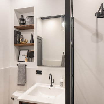 Ravenswood Manor Bathroom
