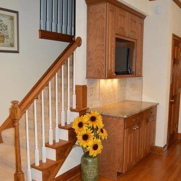 Kitchen Remodel with Oak Thomas Cabinets in Chestnut Stain with Chocolate Glaze