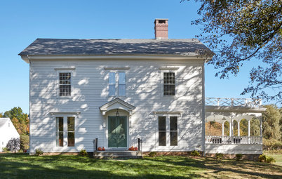 Houzz Tour: Treading Carefully With an 1820 Connecticut Farmhouse