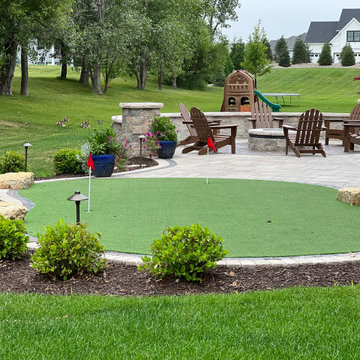 Outdoor Living Space w/ Putting Green
