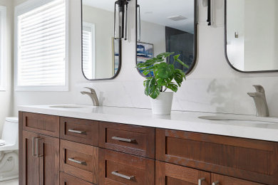 Example of a trendy bathroom design in Toronto