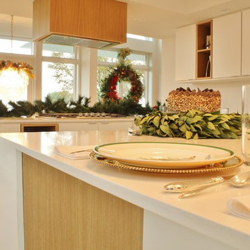 Decorating a Modern & Contemporary Home for the Holidays