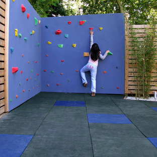 Cette photo montre un aire de jeux d'extérieur tendance.