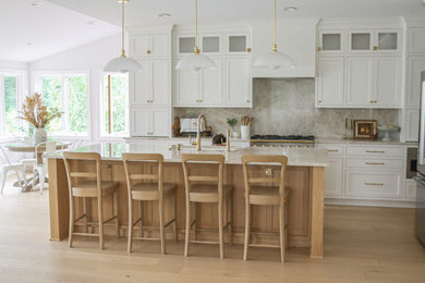 Transitional kitchen photo in Minneapolis