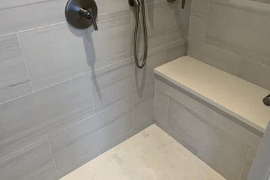 Bathroom - contemporary bathroom idea in New York