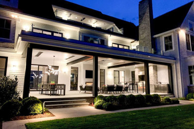 Inspiration for a medium sized contemporary home in Bridgeport.