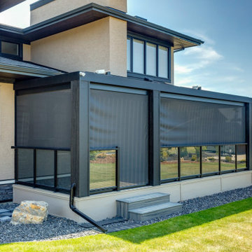 StruXure Adjustable Pergola with Phantom Motorized Screens