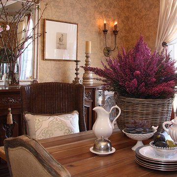 Traditional Residence: Dining Room