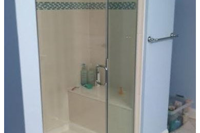 Bathroom - traditional bathroom idea in Raleigh