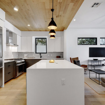 Travis Heights Bright & Clean Modern Single Family: Kitchen