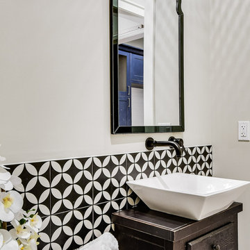 Reserve at Lake Travis II - Powder Room