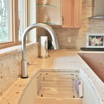 "R" Kitchen