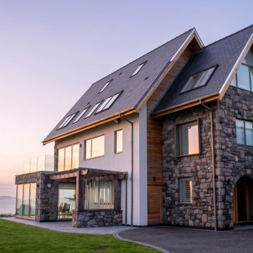 Oceanfront Retreat in Rhosneigr