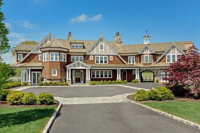 Example of a cottage exterior home design in New York