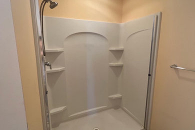 Example of a bathroom design in Cleveland