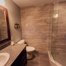 Bath upstairs in MB2