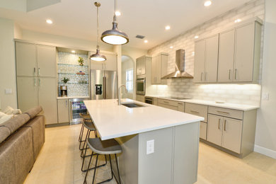 Kitchen - kitchen idea in Miami