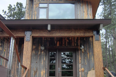 Mountain style single front door photo in Seattle with a glass front door