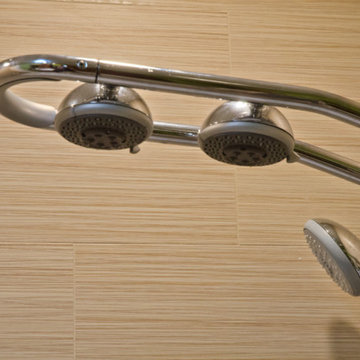 Chrome Grohe sink and bath fixtures.