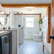 Little bathroom