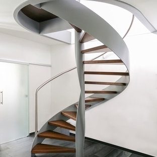 75 Beautiful Metal Railing Staircase Pictures & Ideas | Houzz