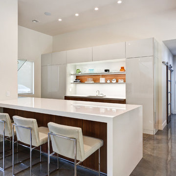 Modern Weekend Home w/ Contemporary Furnishings